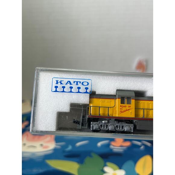 N Scale KATO 176-4306 Union Pacific ALCO RSC-2 Diesel #1288 - Picture 5 of 10